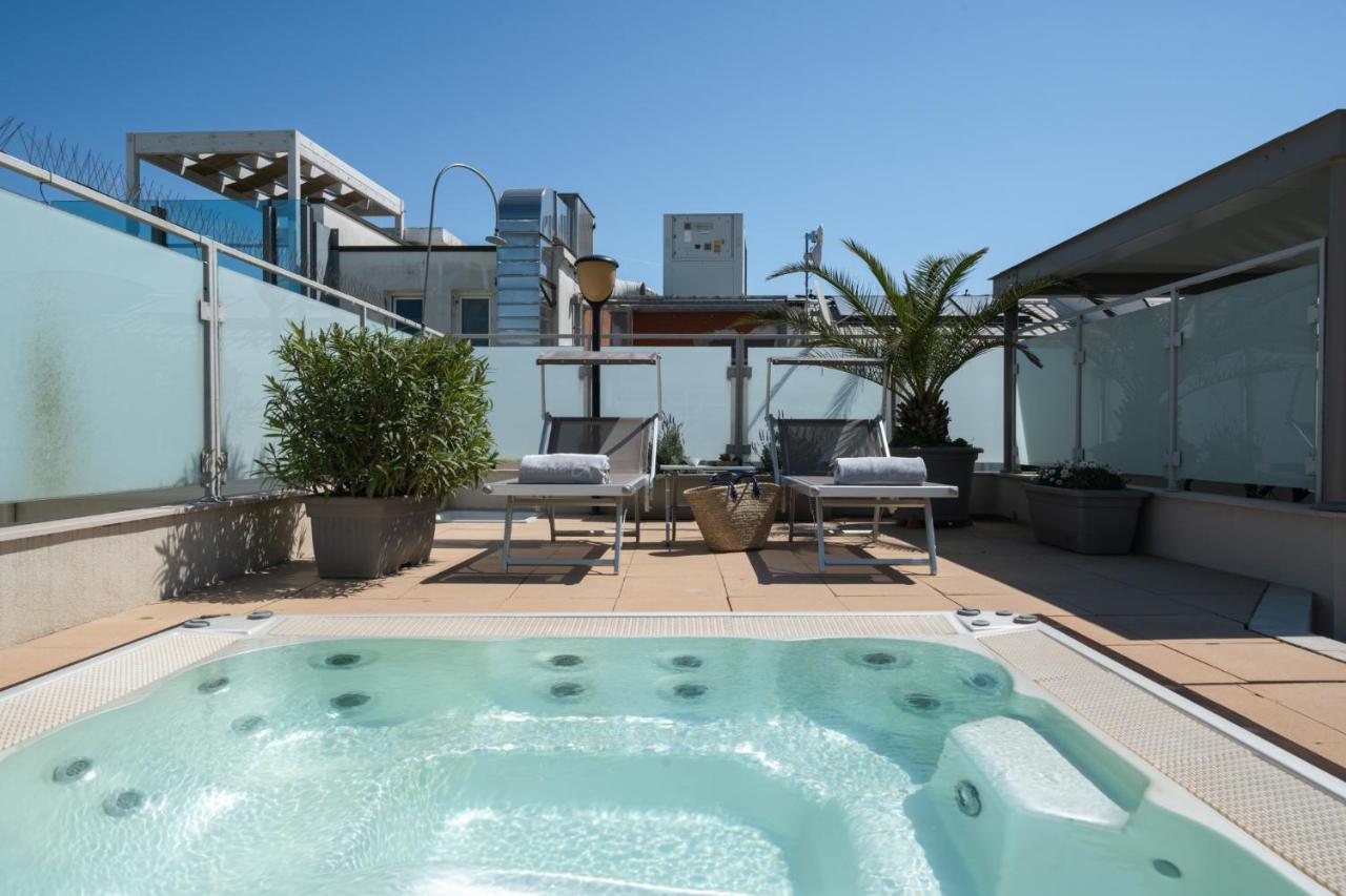 Residence Capitol Cattolica Exterior photo
