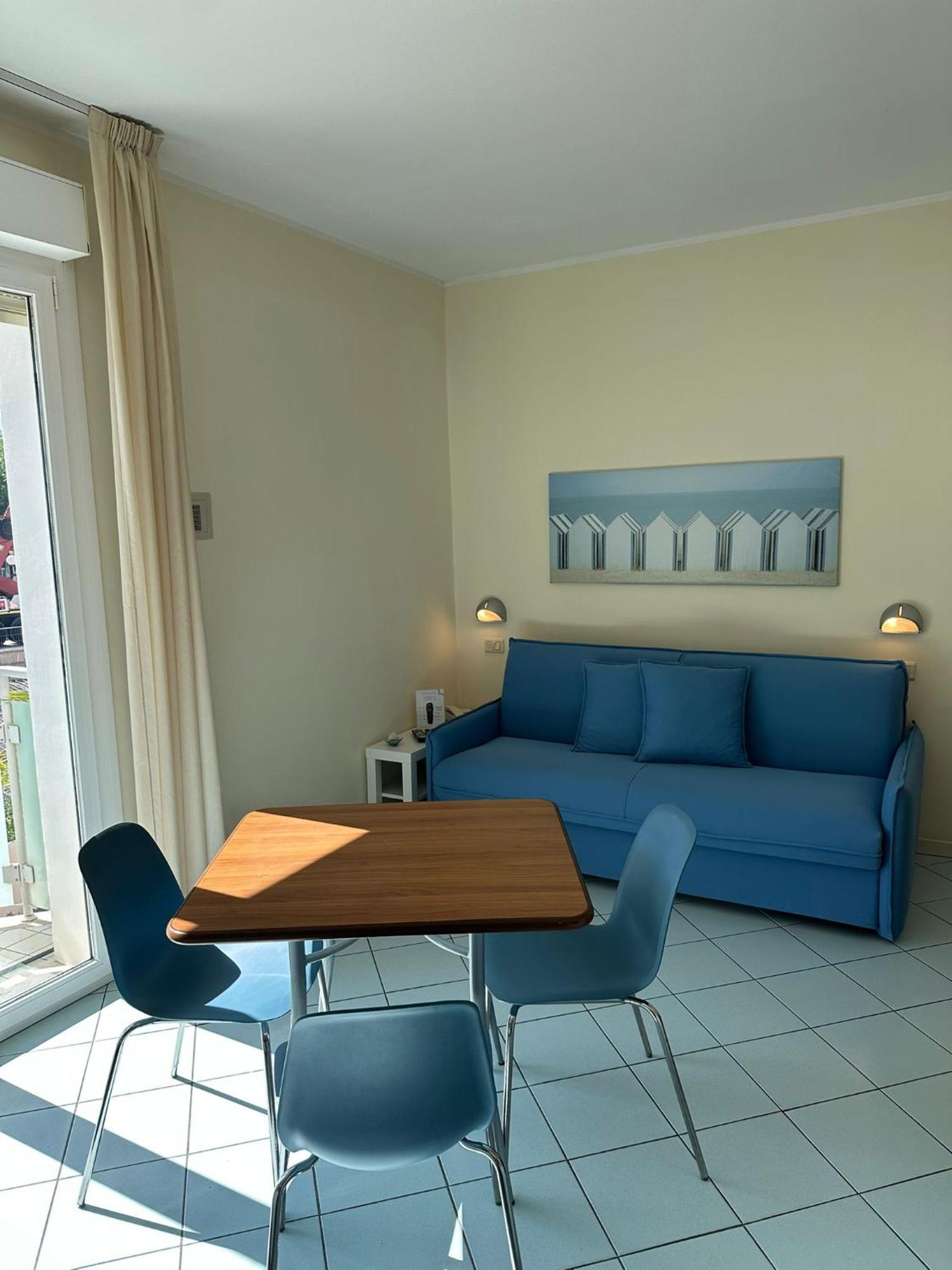 Residence Capitol Cattolica Exterior photo